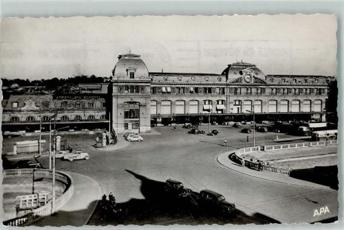 Toulouse Bahnhof Canal du Midi Autos Uhr