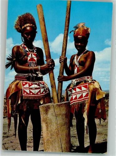Mädchen vom Stamm der Akamba Kenia