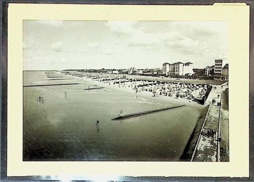 Duhnen Foto montiert auf Karton Strand an der Jugendherberge Fotograf Otto Schulze