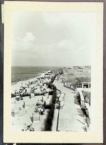 Döse Foto montiert auf Karton Strand mit Promenade bei Behrens