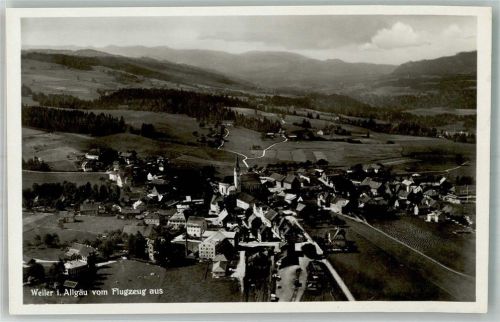 Weiler Fliegeraufnahme des Ortes mit Pfarrkirche St. Blasius