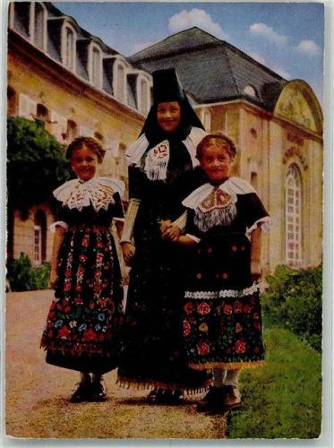 Frau und 2 Mädchen
