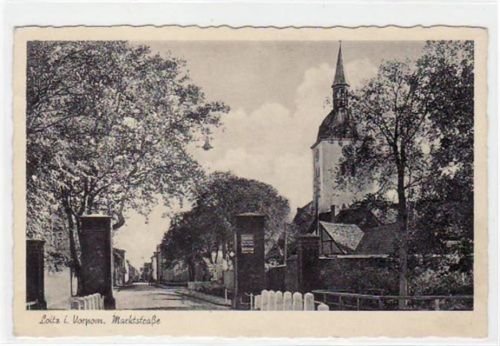 Luitz i. Vorpom. mit Marktstraße. Postalisch gelaufen mit Poststempel 5.3.1942. Gute Erhaltung.