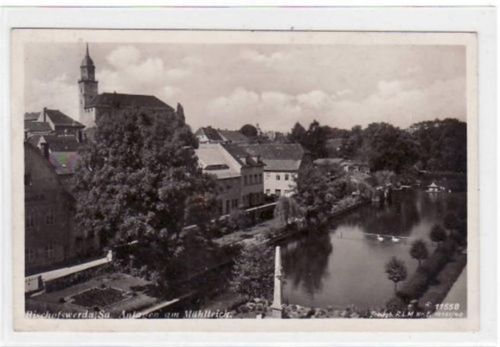Bischofswerda Bischofswerda mit Anlagen am Mühlteich gelaufen von 1942. Leichter Bug unten links, sonst gut erhalten.