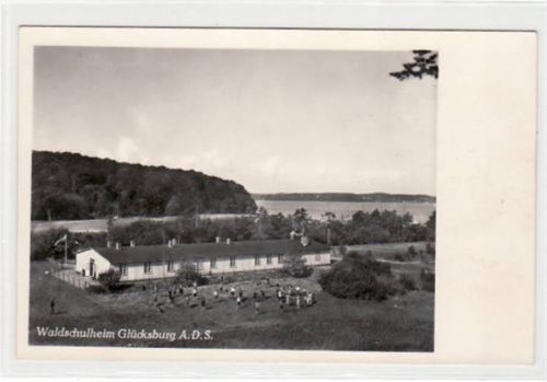 Glücksburg Glücksburg mit Waldschulheim. ungelaufen Nachkriegskarte. Top Erhaltung.