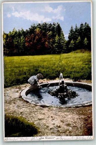 Niederzwönitz Brunnen Mädchen
