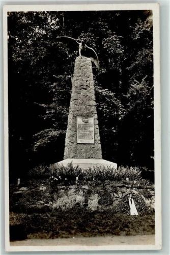 Saarlouis Neues Dreißiger Denkmal Engel Kranz