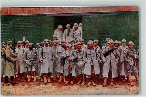 Ausladen französischer Gefangener auf dem Bahnhof von Laon WK I - Gesellschaft für volkstüliche Bildkunst Nr. 161 AK