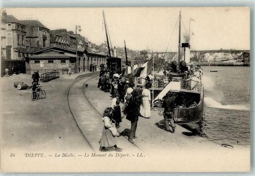 Dieppe La Malle Le Moment du Depart Schiff Boot Ruderboot Fahrrad