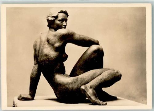 Erotik Statue Die Schauende