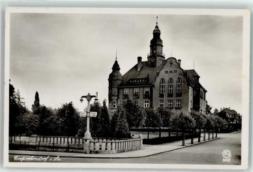 Großröhrsdorf Das Rathaus Wegweiser Pfeil Laterne