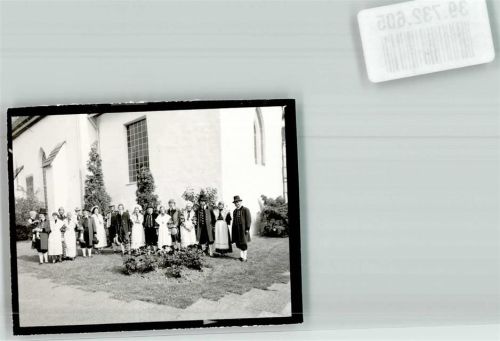 Schwalenberg Trachtengruppe vor der Kirche Foto Original aus Archiv eines Ansichtskartenverlags Ort handschriftlich