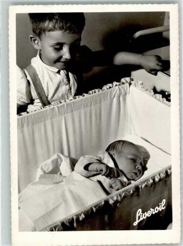 Paris Liveroil Laboratoires Chambon Bild: Baby in der Wiege Informationskarte