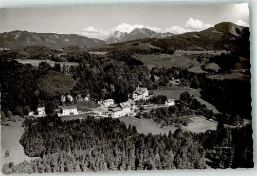 Bad Adelholzen Fliegeraufnahme des Ortes mit Krankenhaus Kurhaus Foto Original aus Archiv eines Ansichtskartenverlags Ort handschriftlich