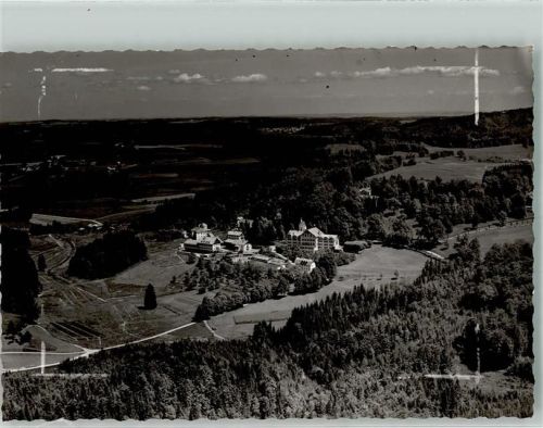 Bad Adelholzen Fliegeraufnahme des Ortes mit Krankenhaus Kurhaus Foto Original aus Archiv eines Ansichtskartenverlags Ort handschriftlich