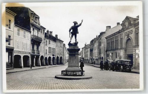 Remiremont Le Volontaire et les arcades Auto