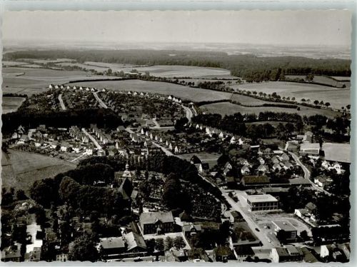Ahrensbök Fliegeraufnahme des Ortes mit der Marienkirche Foto Original aus Archiv eines Ansichtskartenverlages Ort handschriftlich