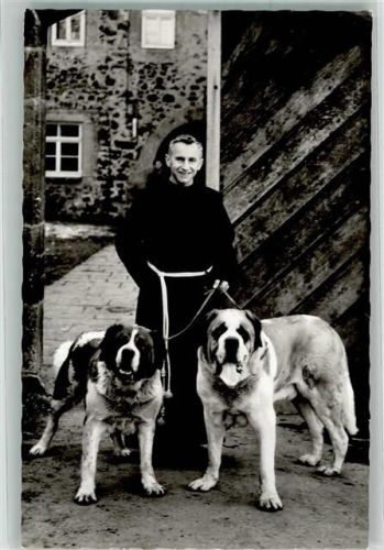 Bischofsheim 1962 Kirche Kloster Kreuzberg Klosterpforte Mönch mit Hunde
