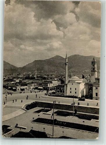 Tirana Piazza Scanderbeg