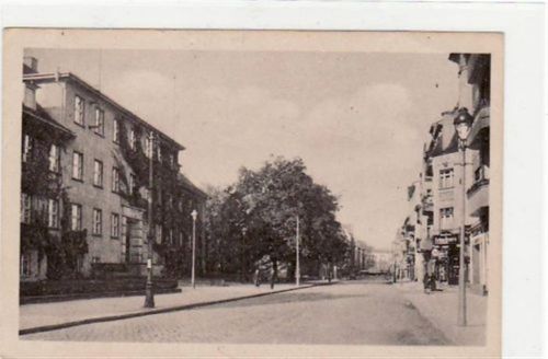 Eberswalde Waldstadt Eberswalde. Abgebildet ist die Neue Kreuzstraße mit dem Holzforschungsinstitut der Forstlichen Hochschule. Postalisch nicht befördert. Gute Erhaltung.