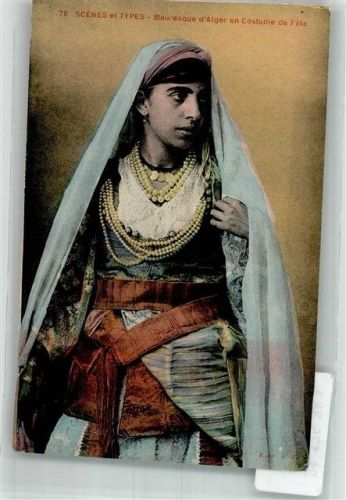 Maurische Schönheit in Tracht