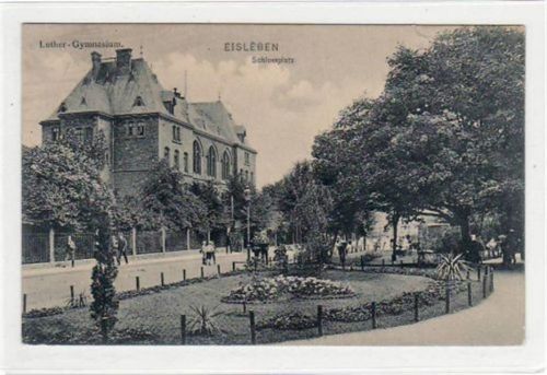 Lutherstadt Eisleben Eisleben mit Schlossplatz und Luther-Gymnasium gelaufen von 1908 kleiner Riß am Rand oben rechts, sonst gut erhalten.