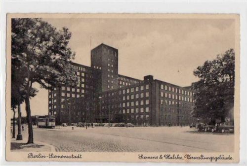 Berlin Spandau-Siemensstadt mit Verwaltungsgebäude gelaufen von 1942. Gute Erhaltung.