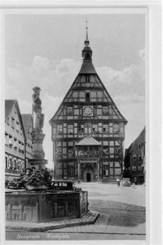 Besigheim. Marktplatz mit Brunnen und Rathaus ungelaufen Gute Erhaltung.