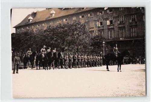 Seltene Fotokarte Wien. Polizeitruppe. ungelaufen Gute Erhaltung.