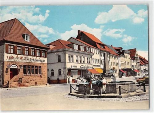 Königshofen im Grabfeld. Partie mit Gasthaus Schludhaus gelaufen. Gute Erhaltung.