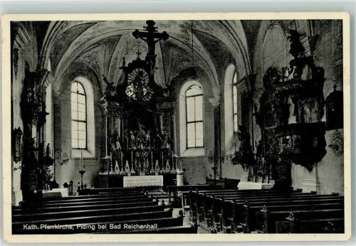 Piding Kath. Pfarrkirche Altaransicht Kirchengestühl