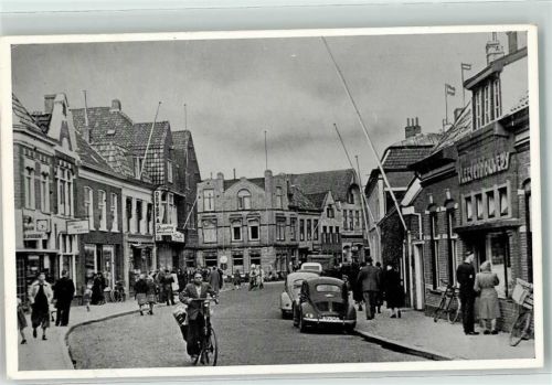 9931 Delfzijl - Marktstraße Oldtimer Fahrrad VW Käfer