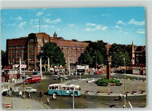 Utrecht Smakkelaarsburg met Jaarbeurs Omnibus Kreisverkehr Fahrrad Auto