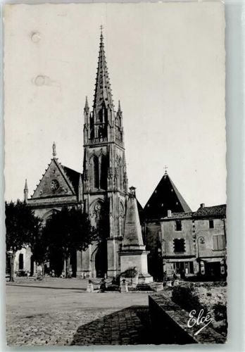 Cadillac Son Eglise et son Monument aux Morts Cadillac sur Garonne Kirche Denkmal