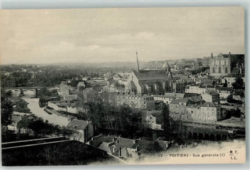 Poitiers Vue generale Kirche