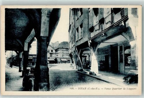 Dinan Quartier de l Apport Geschäft Motorrad