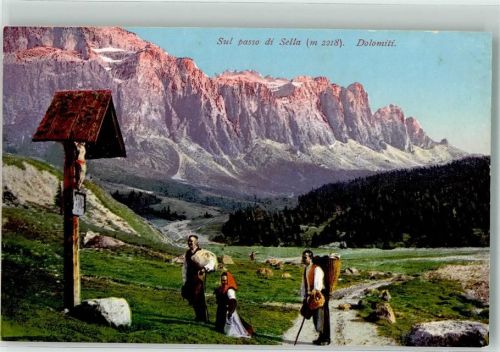 Sellajoch Tracht Wegkreuz