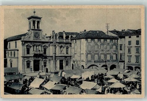 Udine Marktszene Piazza Mercato