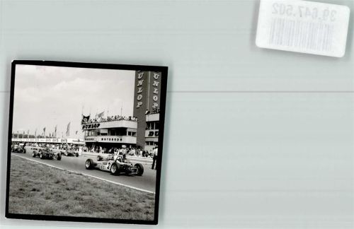 Hockenheim Startaufstellung auf dem Hockenheimring vor dem Dunlop-Turm Foto Orginal aus Archiv eines Ansichtskartenverlags Ort handschriftlich