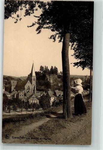 Laroche Kirche Tracht