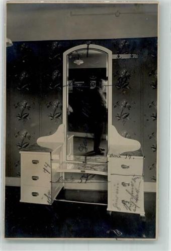 1933 Garderobenschrank
