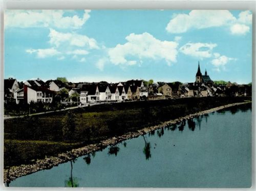 Flörsheim Mainufer mit St. Gallus Kirche