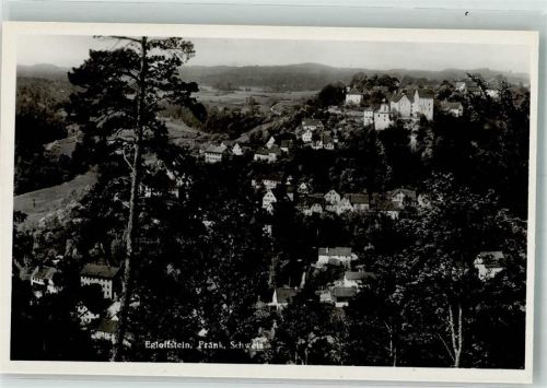 Egloffstein mit Burg Egloffstein über den Dächern der Altstadt