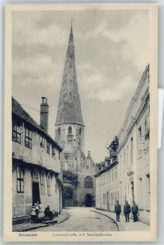 Salzwedel Lorenzstraße mit Marienkirche