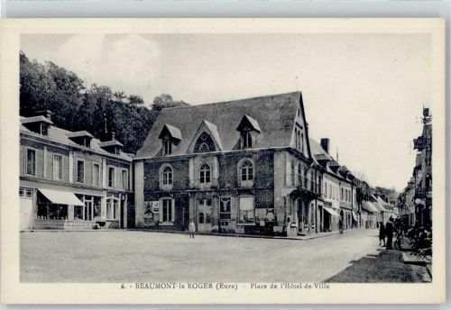 Beaumont-le-Roger Hotel -de-Ville