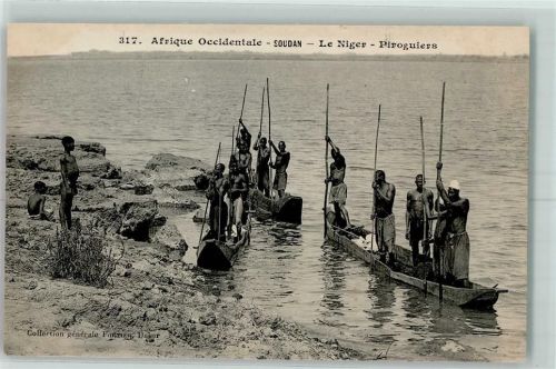 Le Niger Afrikaner im Kanu
