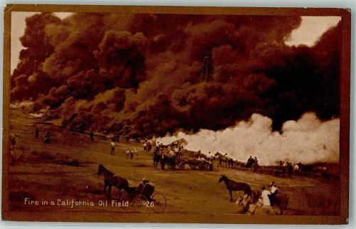 Fire in a California Oil Field Feuer im Ölfeld