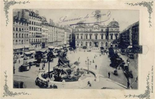 Lyon Lyon (Frankreich) Klappkarte mit zweitem Motiv innenseitig I-II (fleckig VS, Stauchung)