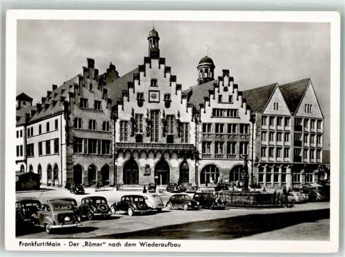 Frankfurt Der Römer nach dem Wiederaufbau Oldtimer VW Käfer