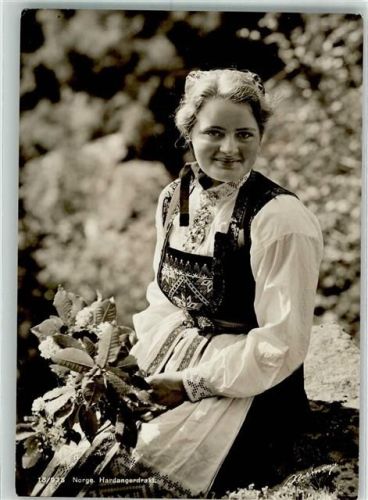 Hardangerfjord Tracht Frau